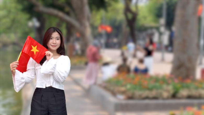 Người dân Thủ đô nô nức ra đường ngày Quốc khánh. Ảnh: Đền Phú