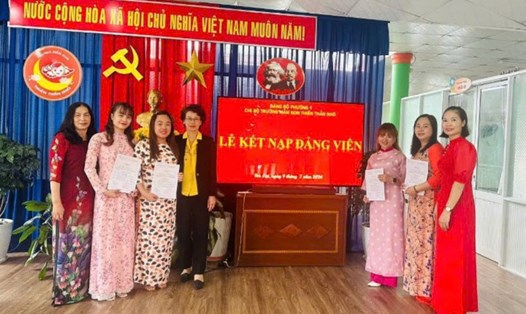 Năm học 2023 - 2024, Công đoàn các đơn vị ngành giáo dục tỉnh Lâm Đồng giới thiệu cho Đảng kết nạp 318 nữ đảng viên. Ảnh: T.DƯƠNG