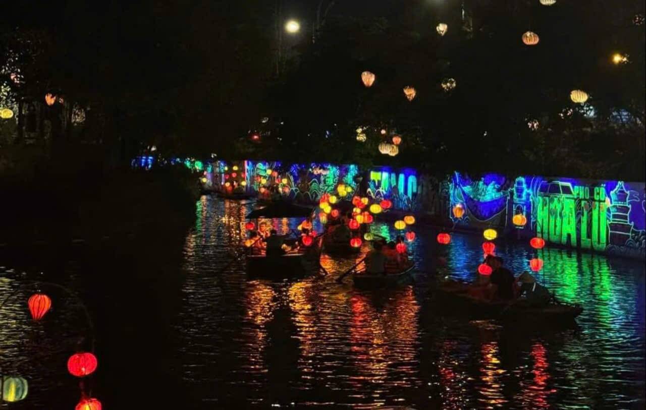 In addition to famous tourist attractions and experiences such as: Trang An, Tam Coc - Bich Dong, Bai Dinh Pagoda, Thung Nham Bird Garden, Van Long Lagoon... on the occasion of the National Day holiday on September 2 this year, service and tourism businesses in Ninh Binh province have put into operation many new tourism products to attract tourists. Photo: Phuong Ha