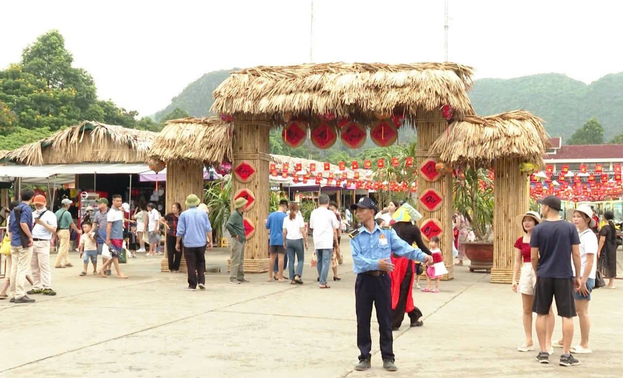 The 2024 Tam Coc Culinary Culture Festival with the theme "" will be held for the first time at Tam Coc - Bich Dong Tourist Area (Ninh Hai Commune, Hoa Lu District, Ninh Binh). Photo: Nguyen Truong