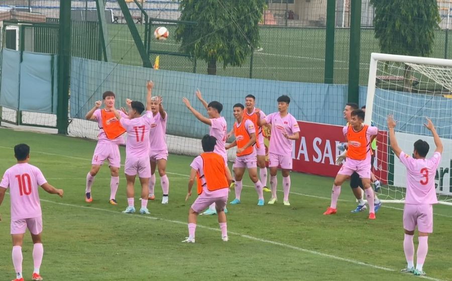 Tuyển Việt Nam ở buổi tập ngày 2.9. Ảnh cắt từ video