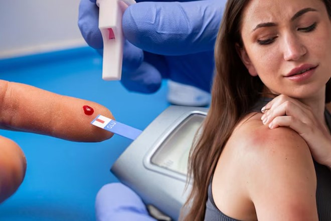 Tập thể dục giúp hạ đường huyết nhanh chóng. Đồ họa: Thiện Nhân 