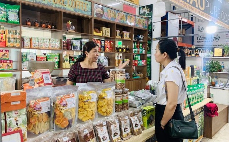 Craft Village Fair contributes to local economic growth. Photo: Phuong Anh