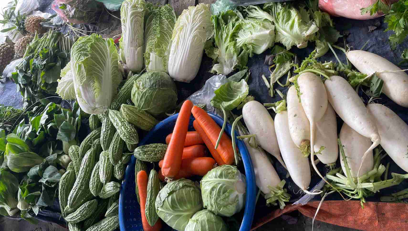 The situation of scarcity of green vegetables. Photo: Thanh Binh.
