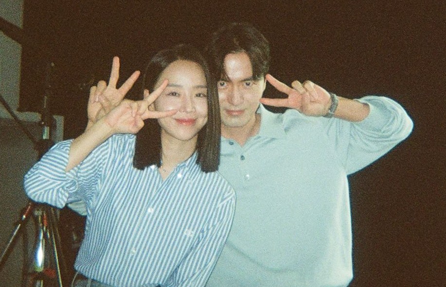 Shin Hye Sun, Lee Jin Wook đóng cặp đôi chia tay sau 8 năm hẹn hò. Ảnh: ENA