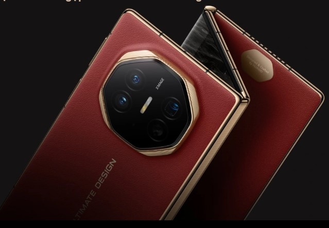 Điện thoại gập ba của Huawei chính thức được bán ra tại Trung Quốc vào hôm nay 20.9. Ảnh: Huawei