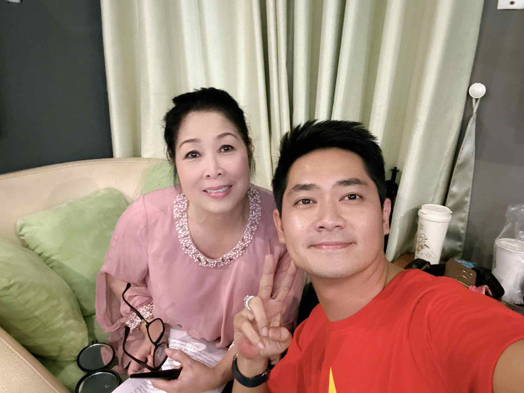 People's Artist Hong Van and Minh Luan (right). Photo: NVCC