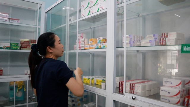 Hospitals participate in sharing emergency medicine. Photo: HUONG SON