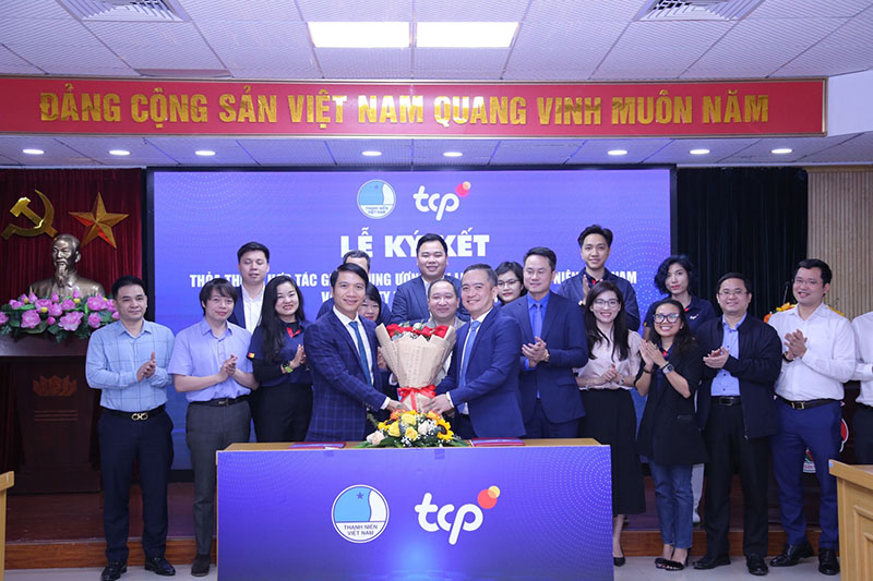 TCP Vietnam Co., Ltd. cooperated with the Central Committee of the Vietnam Youth Union to announce the program's implementation. Photo: Provided by the company
