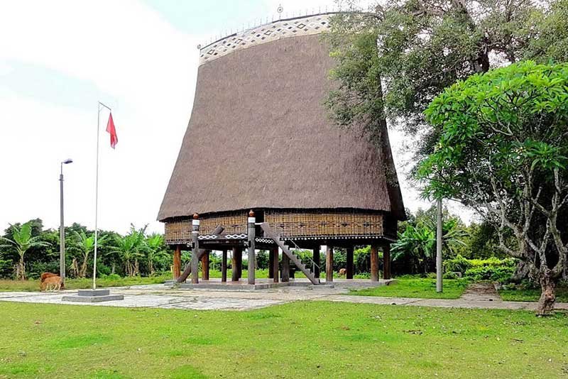 Nha Rong Kon K'lor la mot trong nhung dia diem du lich noi tieng tai Kon Tum. Anh: Cong thong tin dien tu Tinh Kon Tum