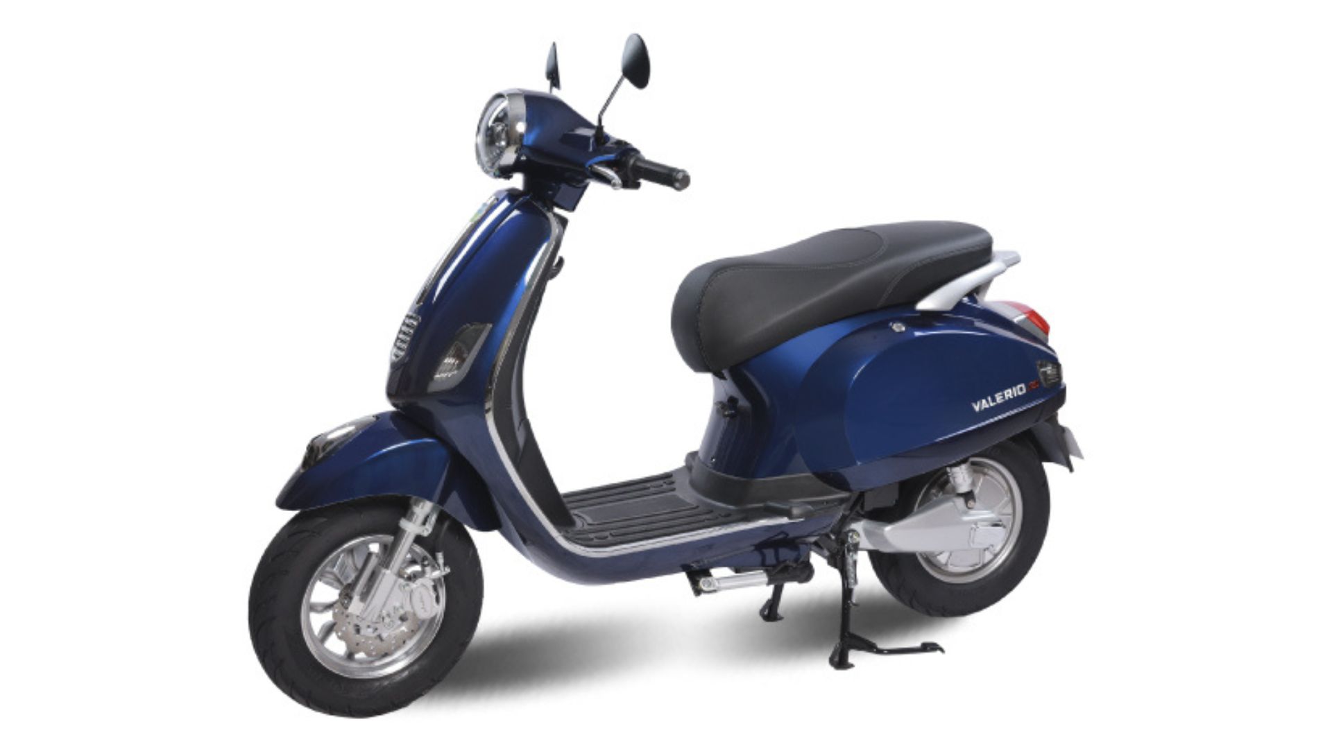 Xe máy điện đi được gần 100km sau 1 lần sạc đầy. 