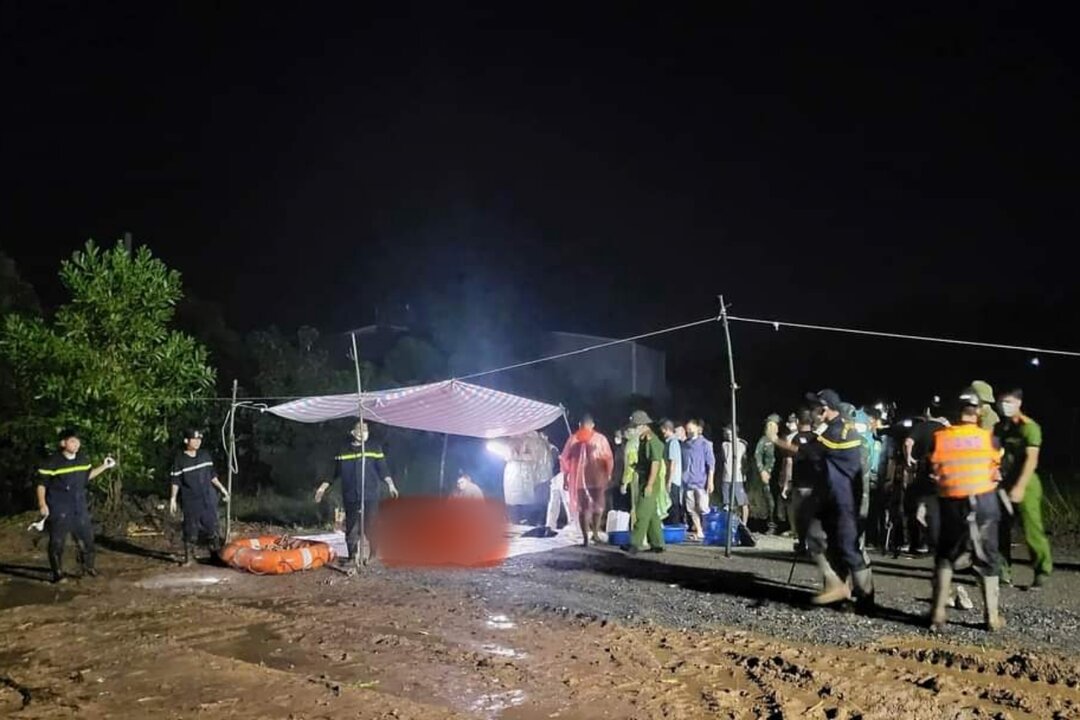 Nạn nhân được phát hiện trong cabin xe tải gần khu vực cầu Phong Châu bị sập chiều 20.9 đã xác định được danh tính. Ảnh: Công an tỉnh Phú Thọ.