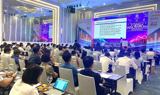 Tại Hội thảo - Triển lãm Vietnam Digital Finance 2024 (VDF-2024), chuyên gia cho rằng, các tổ chức lớn và doanh nghiệp tăng trưởng cao thường chịu ảnh hưởng nặng nề nhất từ các cuộc tấn công mạng. Ảnh: Bộ Tài chính.