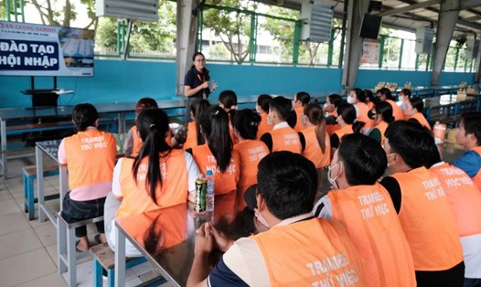 Buổi tiếp nhận và đào tạo người lao động mới vào làm việc tại Công ty TNHH An Giang Samho (tỉnh An Giang). Ảnh: Phong Linh