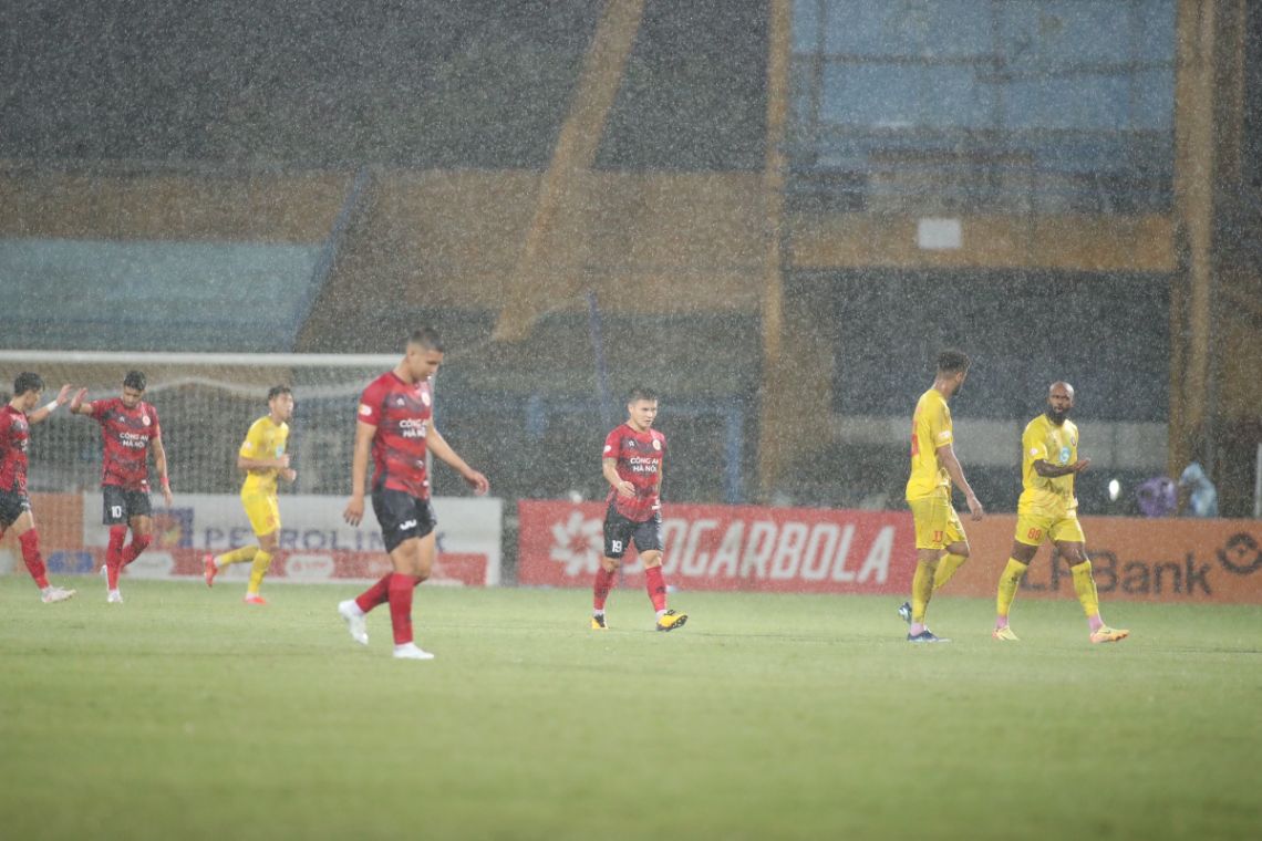 Toi 20.9, cau lac bo Cong an Ha Noi tiep don Thanh Hoa o vong 2 V.League 2024-2025 tren san Hang Day.