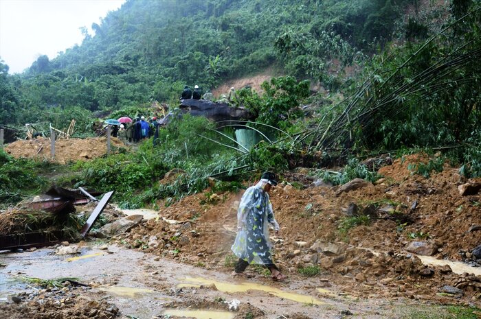 Năm 2022, sạt lở núi ở xã Trà Lâm, huyện Trà Bồng, tỉnh Quảng Ngãi khiến hàng nghìn hộ dân bị cô lập. Ảnh: Viên Nguyễn