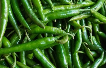 Ớt được xem là có tác dụng hạ đường huyết và giảm mỡ nội tạng, giảm cân. Ảnh: Kiều Vũ