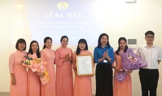 Lễ ra mắt Công đoàn Trường liên cấp Marie Curie Long Biên - Công đoàn cơ sở thứ 376 của LĐLĐ quận Long Biên. Ảnh: CĐCS