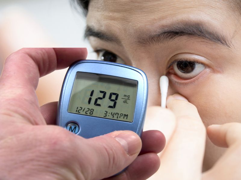 Một số đặc điểm trên mặt báo hiệu đường huyết bị mất kiểm soát. Đồ họa: Hạ Mây
