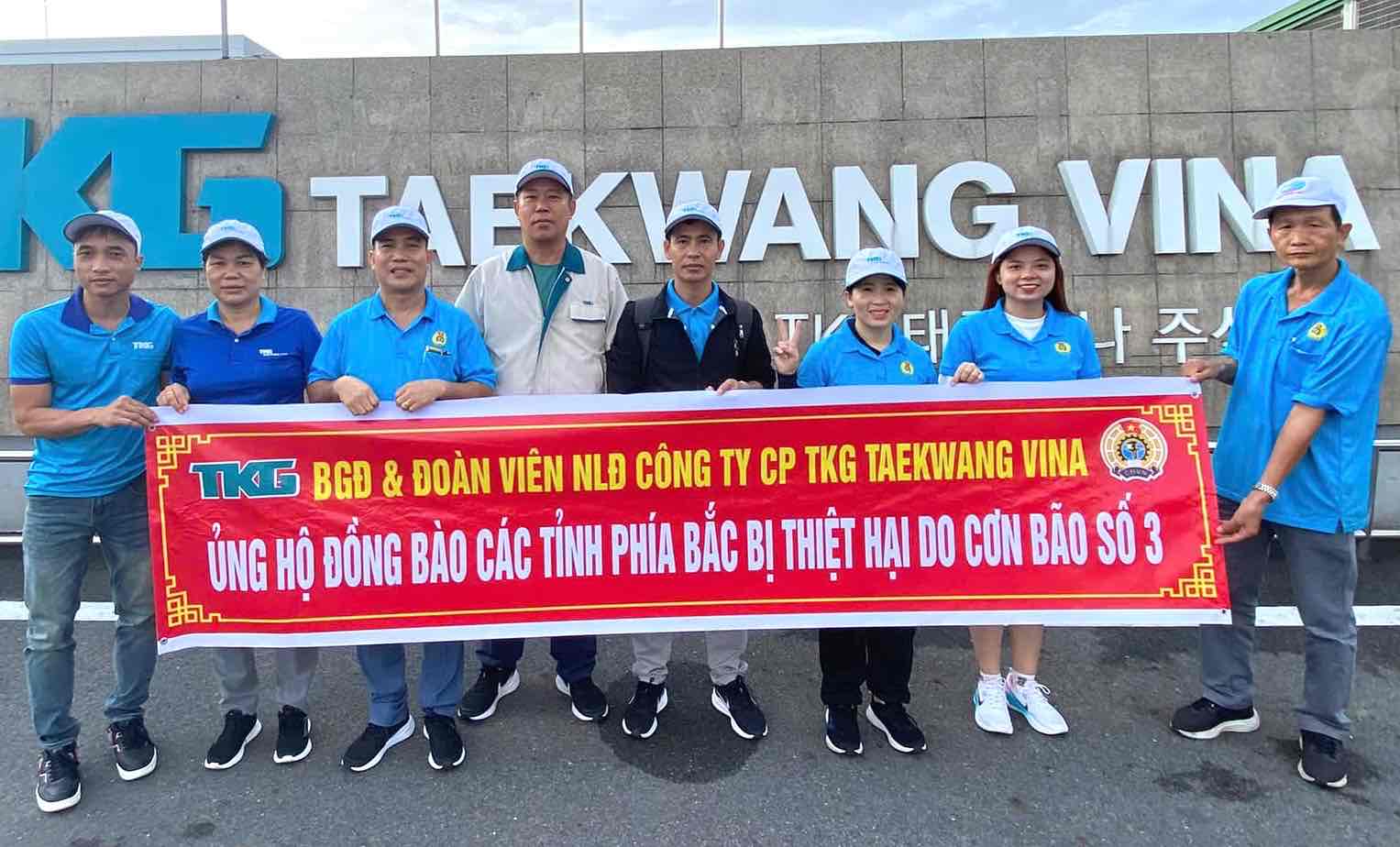 Đoàn công nhân, cán bộ công đoàn ở Đồng Nai ra miền Bắc hỗ trợ người dân khắc phục bão số 3. Ảnh: Công đoàn cơ sở Công ty CP TKG Taekwang Vina