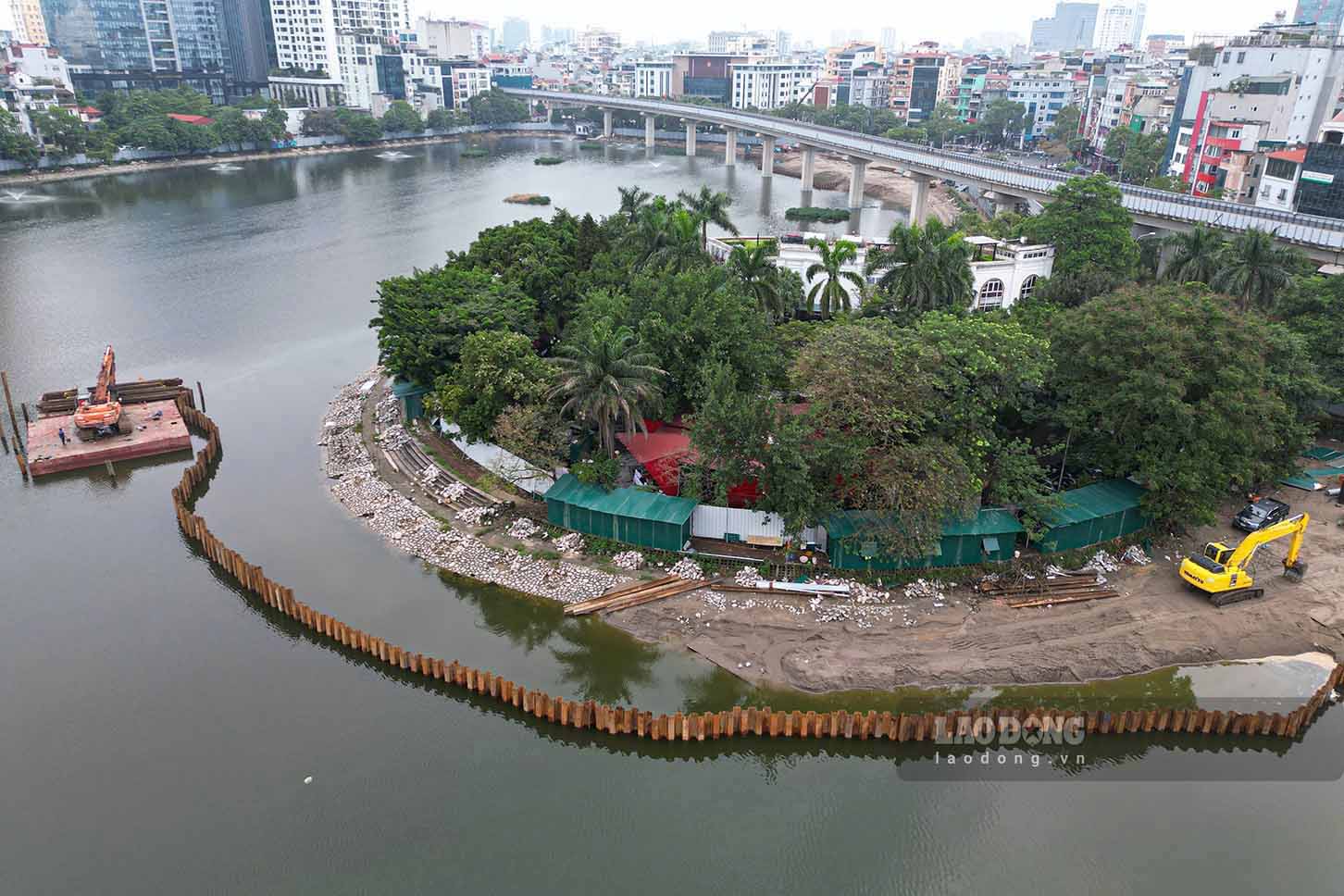 Duoc biet, sau khi cai tao, ho Dong Da se co mot doan duong dao khong gian ngoai troi, lam diem nhan canh quan dong thoi la san khau bieu dien quy mo 1.000 nguoi khi co su kien, vi tri nam gan ban dao ho.