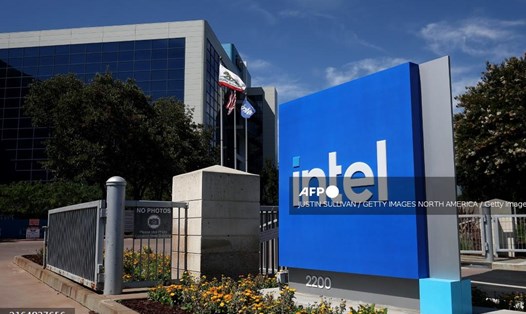 Qualcomm được cho là đang mong muốn mua lại Intel trong một thỏa thuận được định giá hơn 93 tỉ USD. Ảnh: AFP