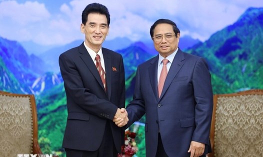 Thủ tướng Chính phủ Phạm Minh Chính tiếp Đại sứ Triều Tiên tại Việt Nam Ri Sung Guk. Ảnh: TTXVN