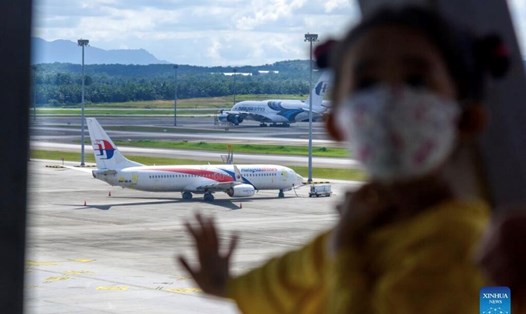 Một máy bay của Malaysia Airlines - chủ của chiếc máy bay mất tích MH370 - đậu tại sân bay Kuala Lumpur, Malaysia. Ảnh: Xinhua