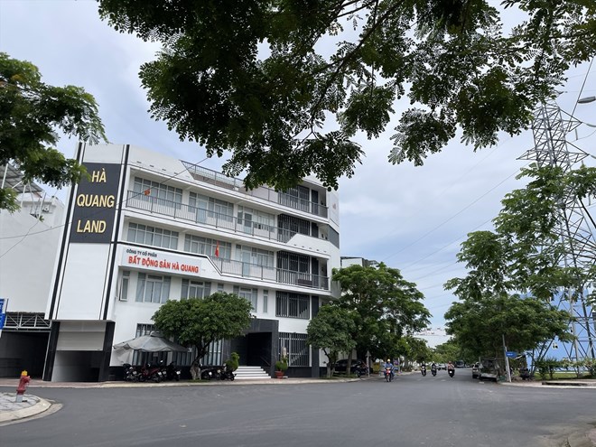 Residents at Le Hong Phong 2 Urban Area of ​​Ha Quang Real Estate Joint Stock Company do not have red books. Photo: Huu Long