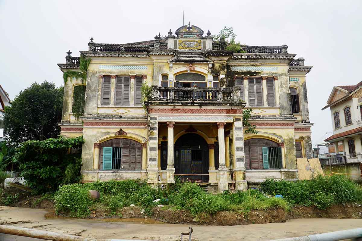 Trai qua nhieu nam, lau ong Phu gan lien voi van hoa, lich su nguoi dan dia phuong. Anh: HAC