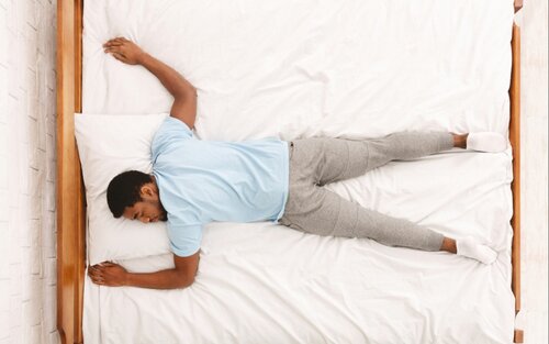 Những tác hại của thói quen nằm sấp khi ngủ