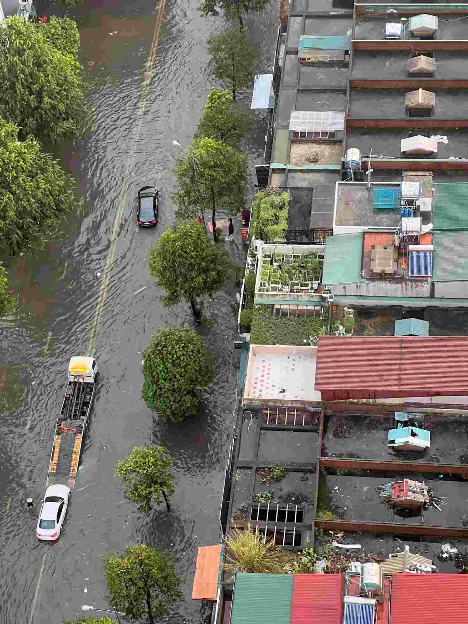 Mỗi lần mưa lớn, rất nhiều khu vực Hà Đông (Hà Nội) bị ngập do thoát nước không kịp. Ảnh: Lâm Anh