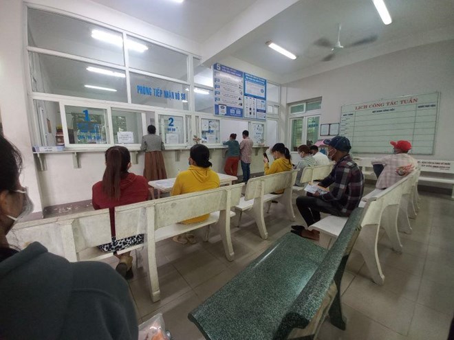 Bảo hiểm xã hội Việt Nam trả lời quy định về thời điểm nghỉ hưu sớm không bị 2% lương hưu. Ảnh minh họa: Đình Trọng.
