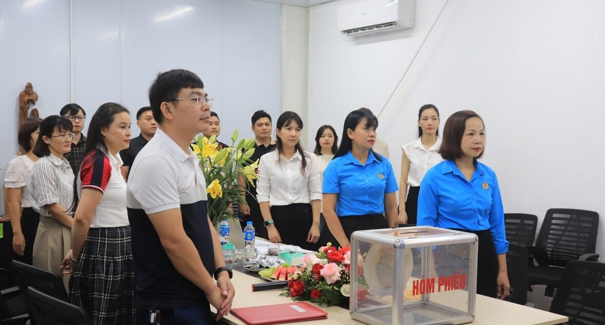 Đại hội thành lập Công đoàn cơ sở Công ty Cổ phần Đầu tư xây dựng, kỹ thuật và Thương mại dịch vụ Doza Illumination. Ảnh: CĐCS