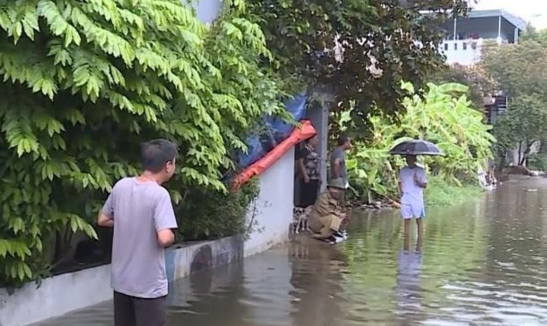 Một số phường ngoài đê ở TP. Thanh Hóa thường xuyên rơi vào cảnh ngập lụt khi nước sông lũ Mã dâng cao. Ảnh: Trần Lâm