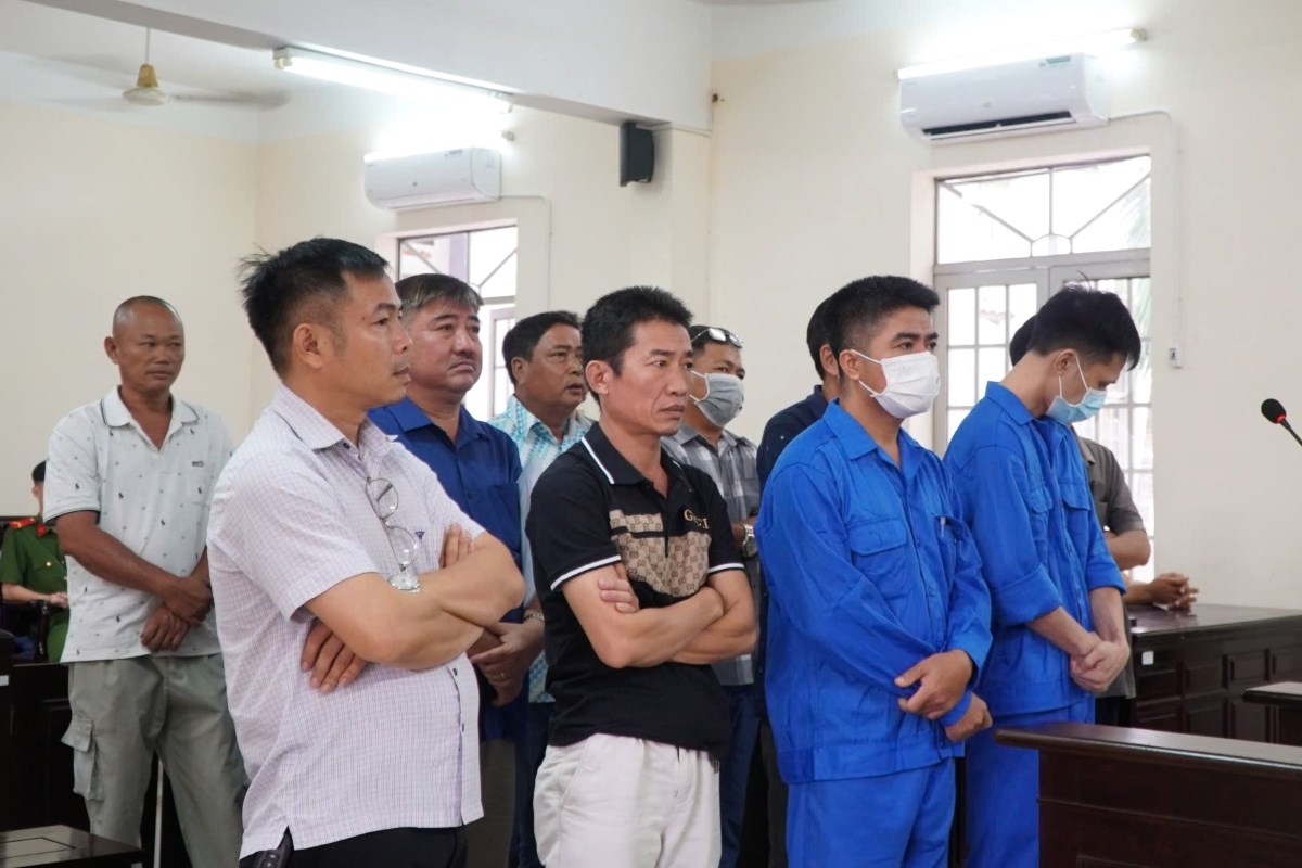 Các bị cáo trong vụ án đưa - nhận hối lộ. Ảnh: Thành An