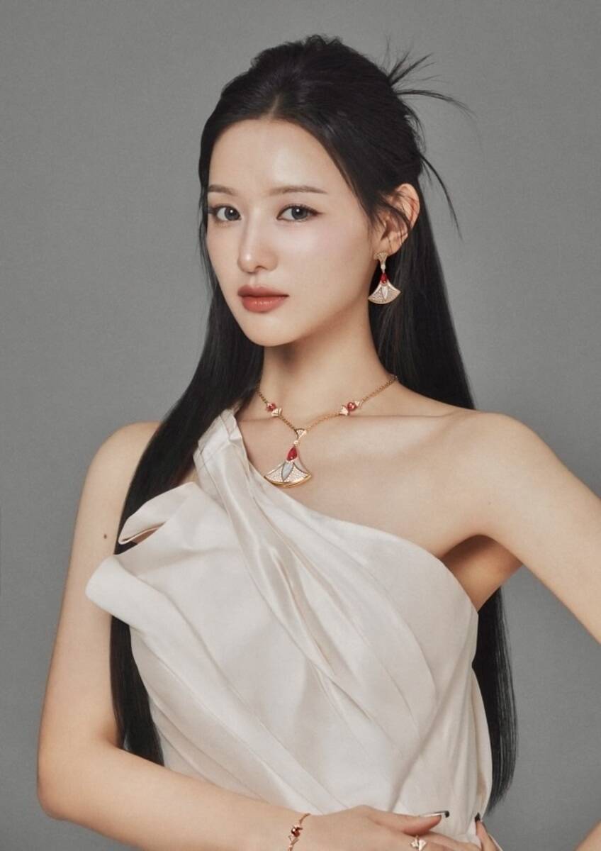 Kim Ji Won tro thanh dai su Bulgari. Anh: Naver