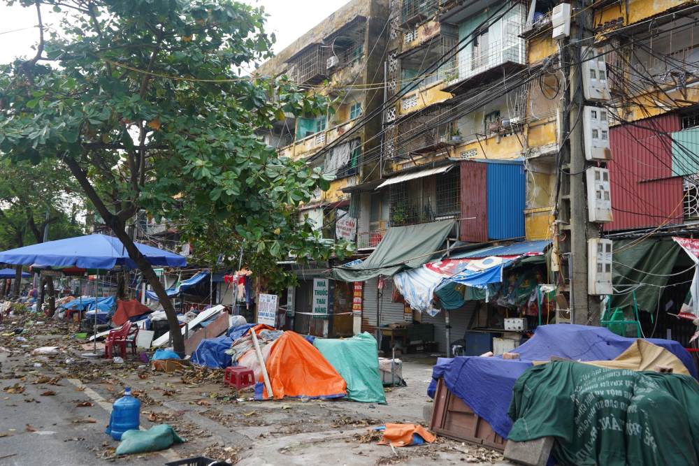 Rieng tai khu chung cu Van My, HDND TP.Hai Phong thong qua quyet dinh chu truong Du an dau tu xay dung cong trinh ha tang ky thuat tai khu vuc chung cu cu Van My va 311 Da Nang. Theo do, se giai phong hoan toan khu chung cu Van My, thay the bang khu tai dinh cu, cong vien, cay xanh...