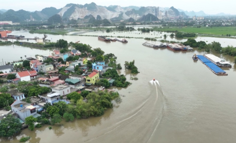 Mực nước trên sông Đáy vượt mức báo động III vào 14h ngày 23.9.2024. Ảnh: UBND tỉnh Hà Nam