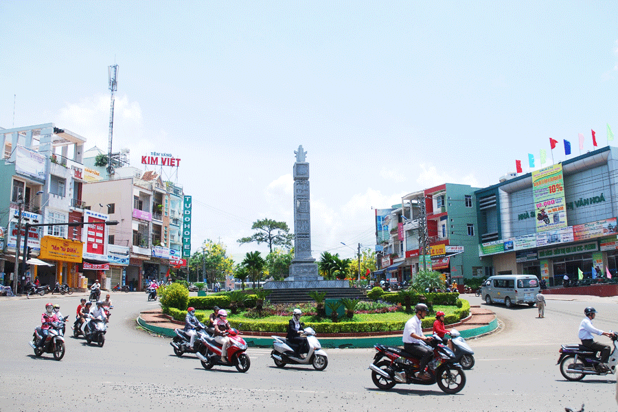 A roundabout in Pleiku city, Gia Lai. Photo: Gia Lai province information portal