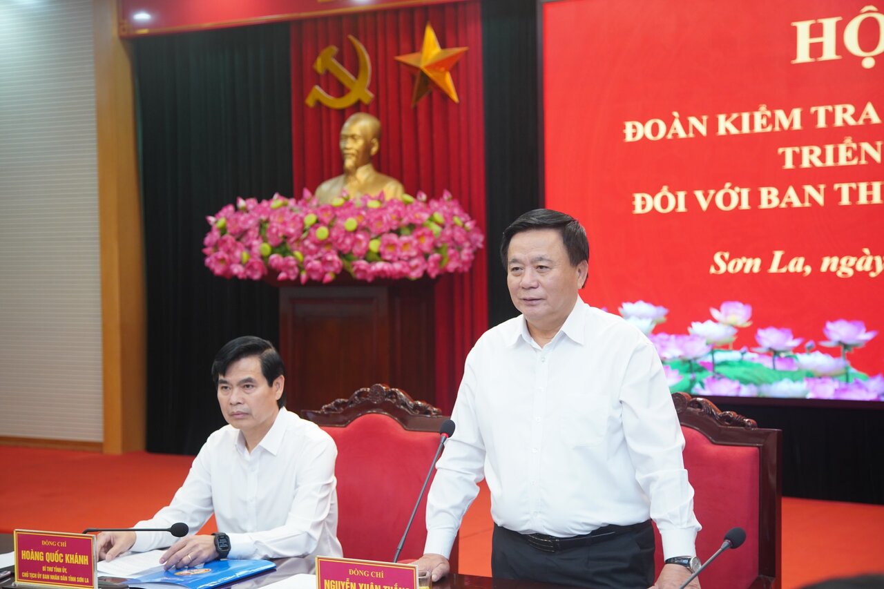 Ong Nguyen Xuan Thang, Uy vien Bo Chinh tri, Giam doc Hoc vien Chinh tri quoc gia Ho Chi Minh, Chu tich Hoi dong Ly luan Trung uong, phat bieu tai cuoc lam viec. Anh: Minh Thu