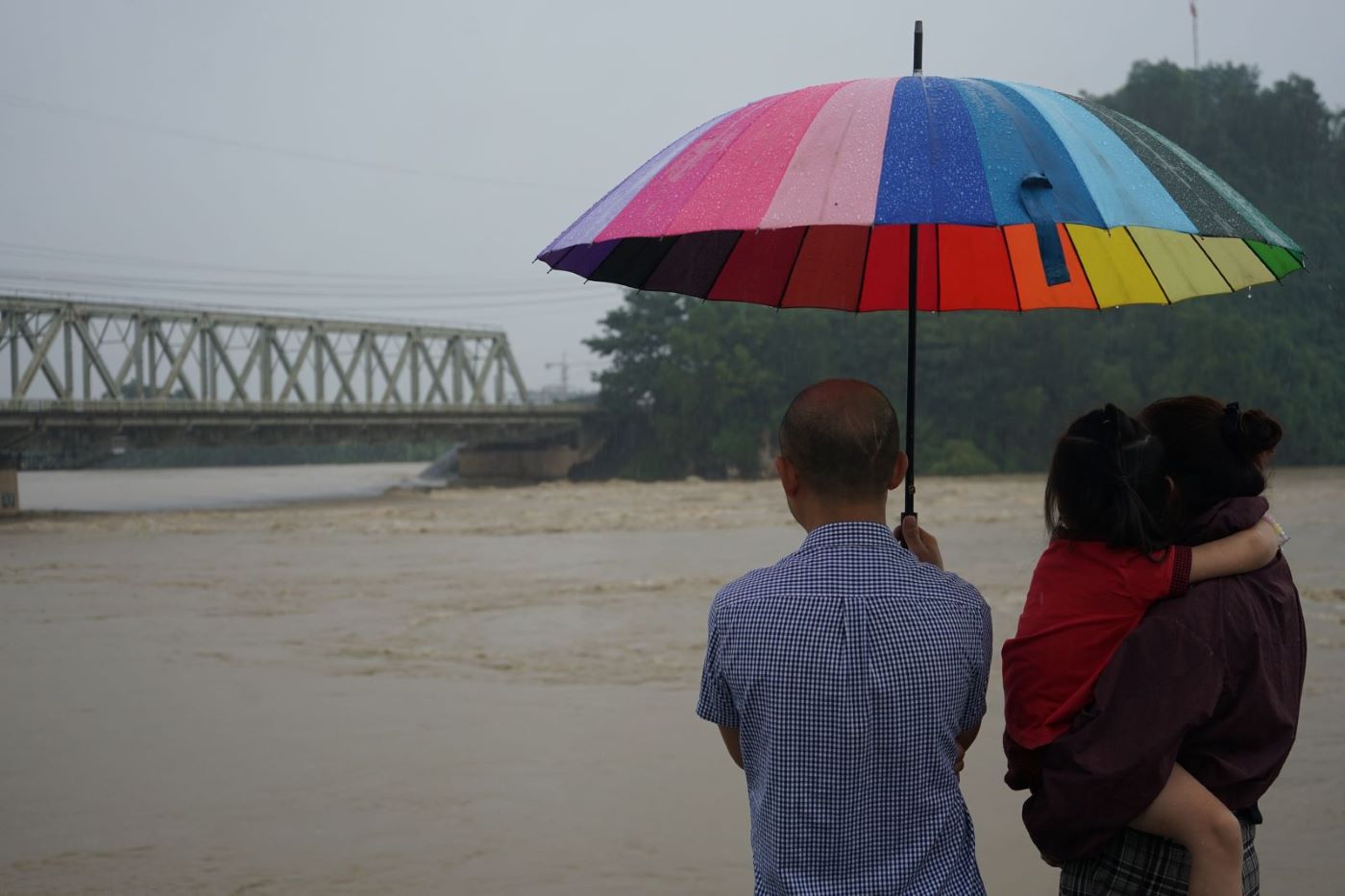 Do lu tu thuong nguon do ve, khien muc nuoc tren song Ma dang cao. Anh: Quach Du