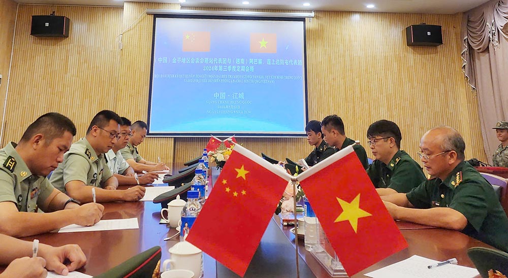 Lực lượng bảo vệ biên giới Việt Nam - Trung Quốc tổ chức hội đàm tại huyện Giang Thành, TP Phổ Nhĩ, tỉnh Vân Nam, Trung Quốc. Ảnh: Biên Cương