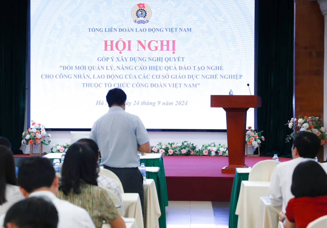 Đại biểu góp ý kiến cho Nghị quyết
 “Đổi mới quản lý, nâng cao hiệu quả đào tạo của hệ thống các cơ sở giáo dục nghề nghiệp của tổ chức Công đoàn”. Ảnh: Hải Nguyễn