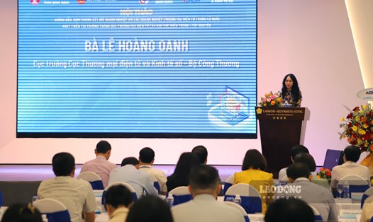 Hội thảo hướng dẫn, định hướng kết nối doanh nghiệp với các doanh nghiệp thương mại điện tử (TMĐT) trong cả nước phát triển thị trường thông qua TMĐT cấp khu vực miền Trung - Tây Nguyên diễn ra tại TP Quy Nhơn (Bình Định). Ảnh: Phương Thảo