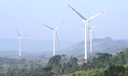 Trụ điện gió của Nhà máy điện gió Hướng Linh 2. Ảnh: Hưng Thơ.