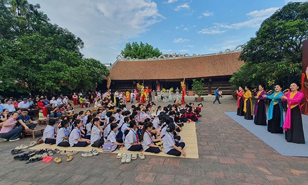 Khong gian van hoa tai dinh Hang Kenh, Hai Phong. Anh: Mai Chi