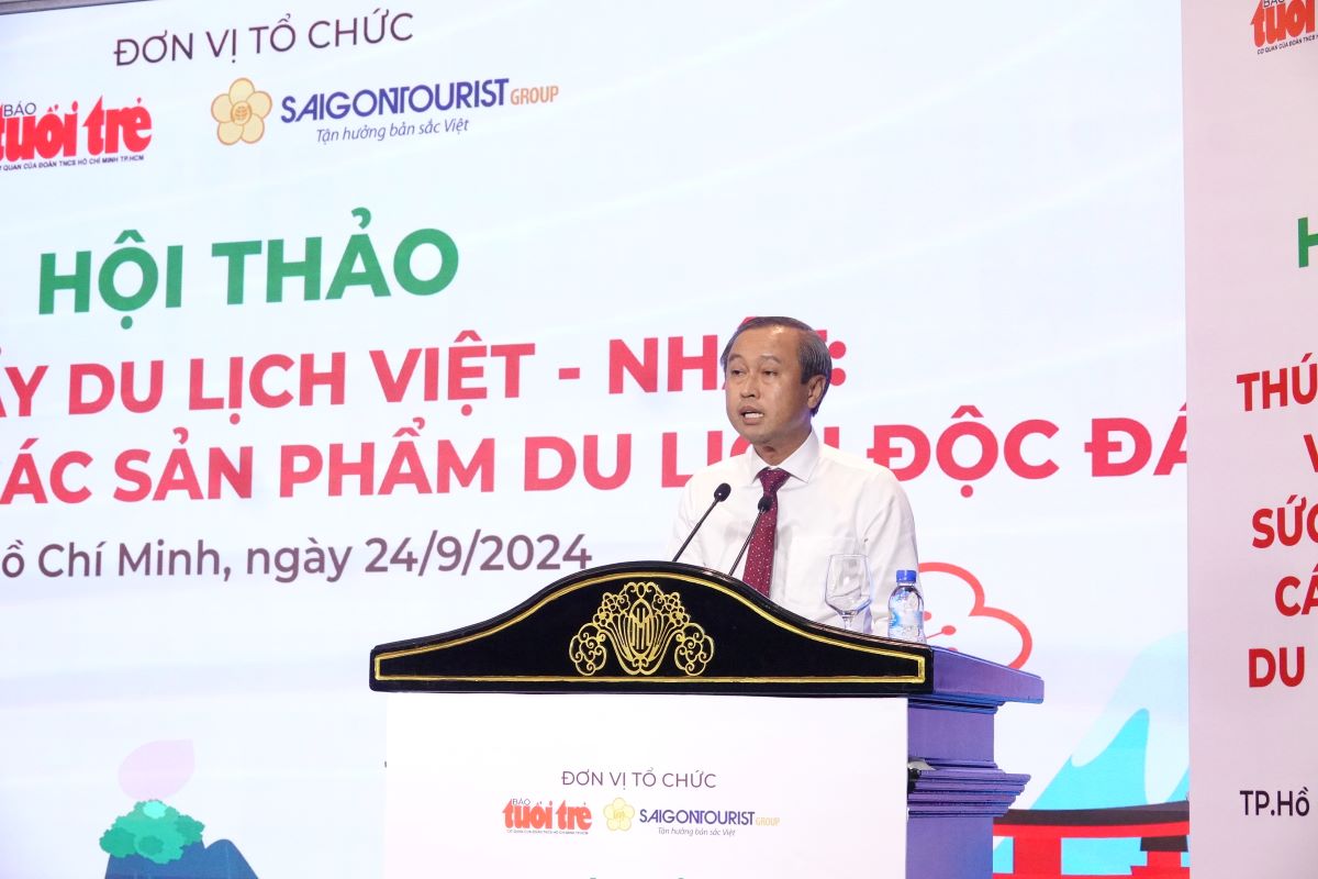 Ông Huỳnh Thanh Nhân, Thành ủy viên, Phó Chủ tịch Hội đồng nhân dân TPHCM, Chủ tịch Hội hữu nghị Việt Nam - Nhật Bản TPHCM chia sẻ tại hội thảo. Ảnh: Nguyễn Đăng