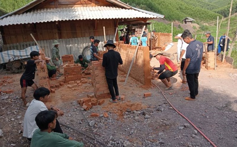 Many ethnic minority workers in Dak Lak have been trained, have stable jobs, and stay in their homeland. Photo: Bao Trung