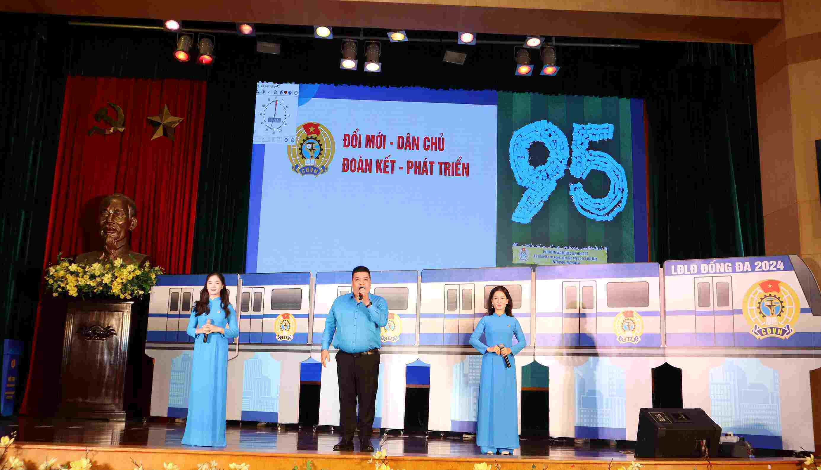 A contest performance. Photo: Ngoc Anh